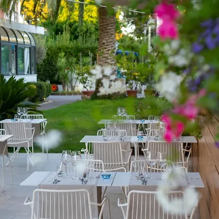 Tarabella فندق فورتي دي مارمي