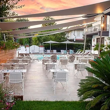 Tarabella Hotel 3*